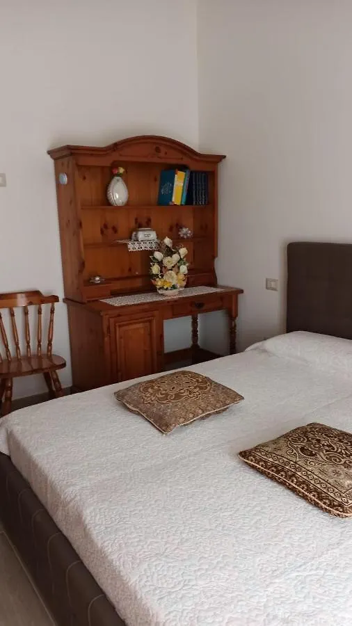 بيت ضيافة فندق بلدية آسمينيفي  Casa Fiorita