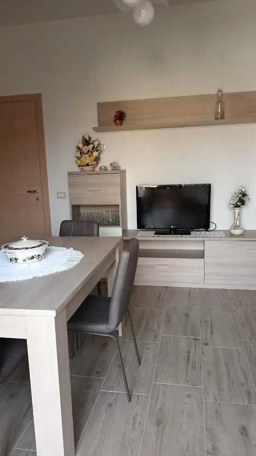 بيت ضيافة فندق بلدية آسمينيفي  Casa Fiorita