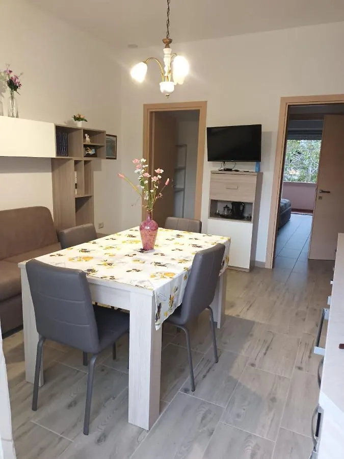 بيت ضيافة فندق بلدية آسمينيفي  Casa Fiorita إيطاليا